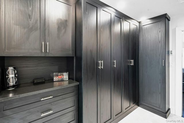 304 Aerie Court, Manhasset, NY 11030