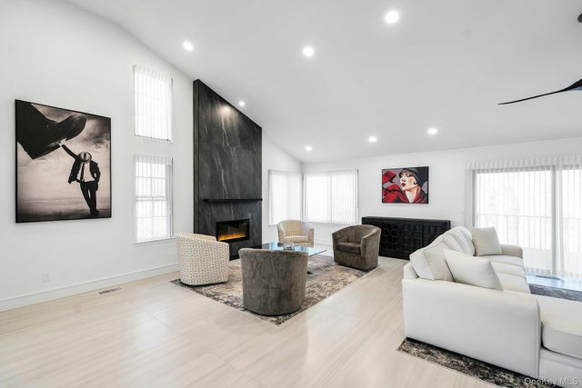 304 Aerie Court, Manhasset, NY 11030