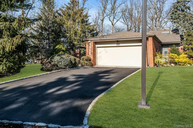 304 Aerie Court, Manhasset, NY 11030
