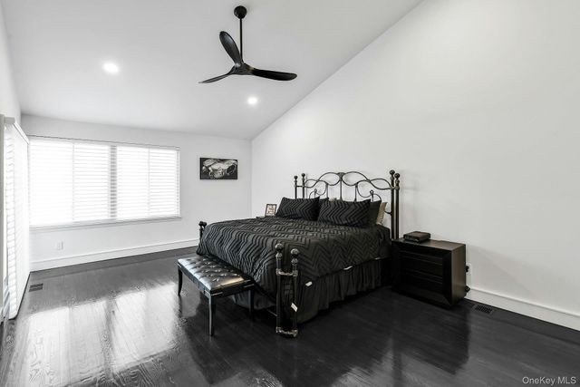 304 Aerie Court, Manhasset, NY 11030