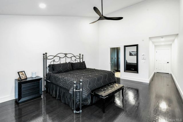 304 Aerie Court, Manhasset, NY 11030