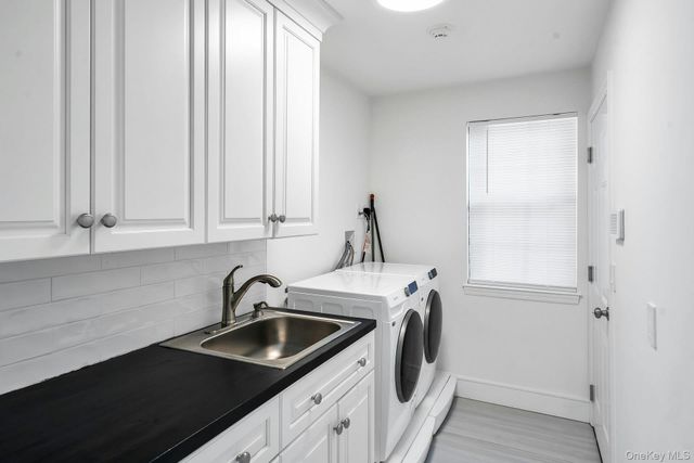 304 Aerie Court, Manhasset, NY 11030