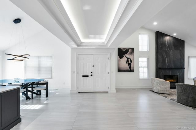 304 Aerie Court, Manhasset, NY 11030