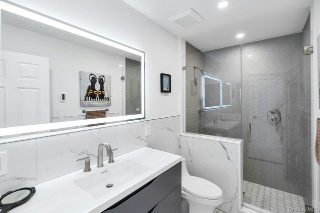 304 Aerie Court, Manhasset, NY 11030