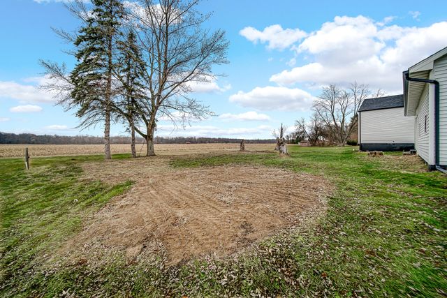 901 E 850 S, Hamlet, IN 46532