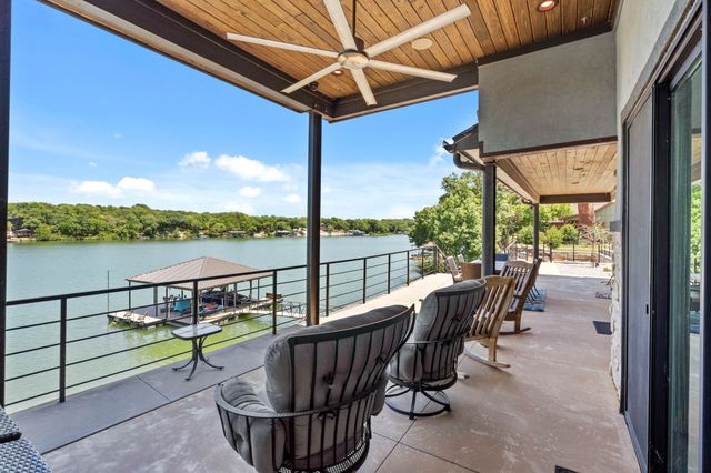 212 Hilltop Drive, Gainesville, TX 76240