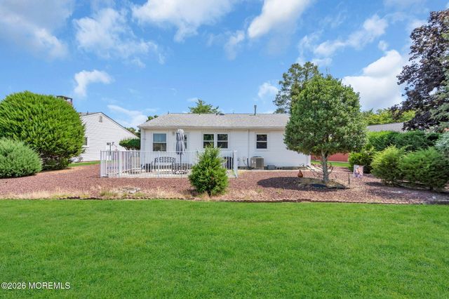 115 Langley Court, Toms River, NJ 08757