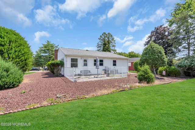 115 Langley Court, Toms River, NJ 08757
