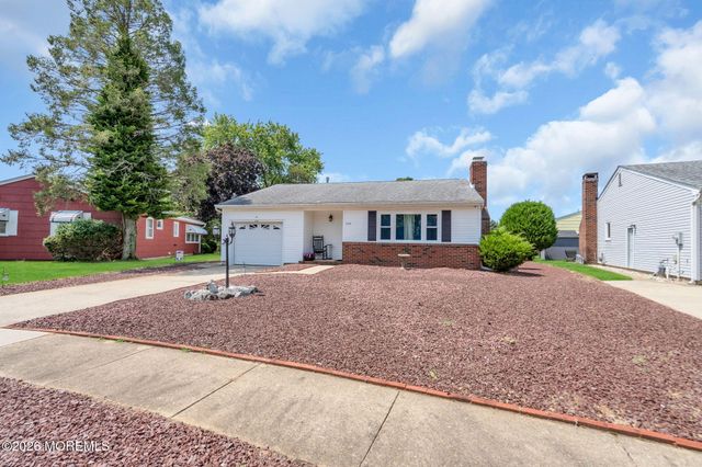 115 Langley Court, Toms River, NJ 08757