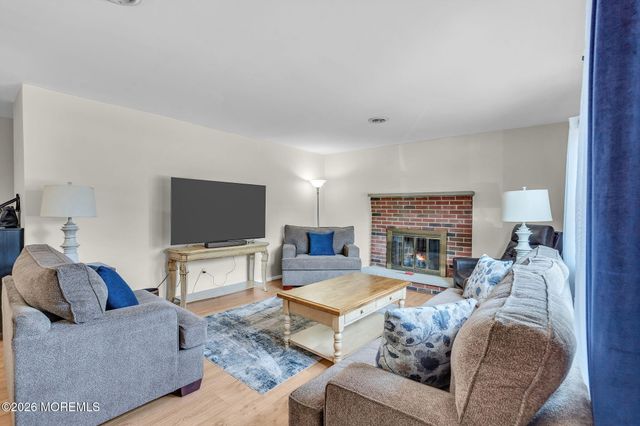 115 Langley Court, Toms River, NJ 08757