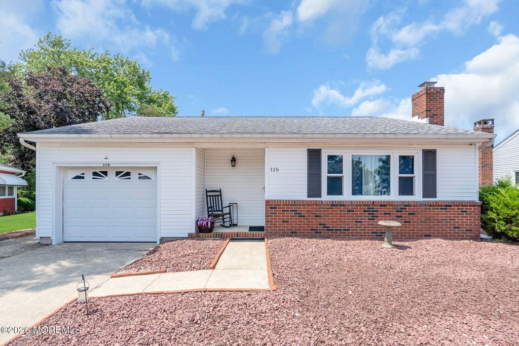 115 Langley Court, Toms River, NJ 08757