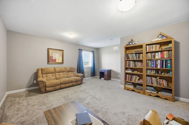 2420 3rd Avenue SE, Altoona, IA 50009