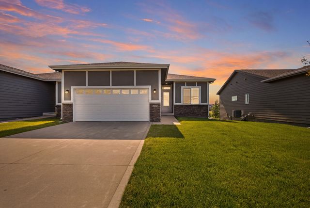 2420 3rd Avenue SE, Altoona, IA 50009
