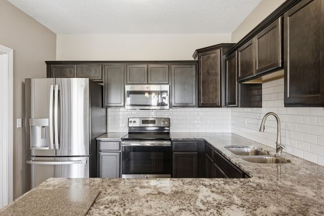2420 3rd Avenue SE, Altoona, IA 50009