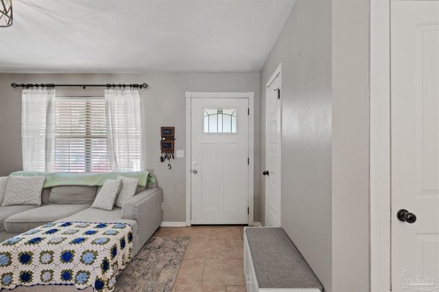 5236 Dellran Dr, Pace, FL 32571