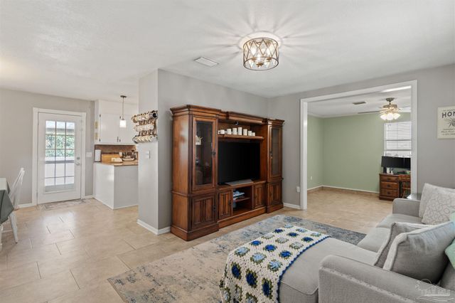 5236 Dellran Dr, Pace, FL 32571