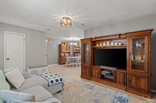 5236 Dellran Dr, Pace, FL 32571