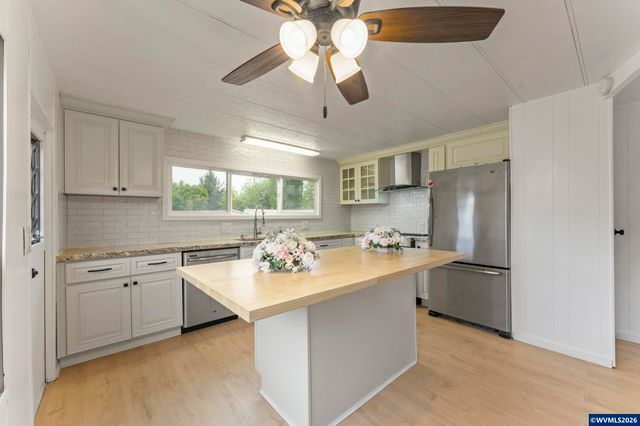 570 N 10th Av 6, Cornelius, OR 97113