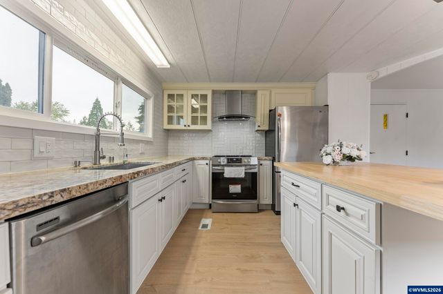 570 N 10th Av 6, Cornelius, OR 97113