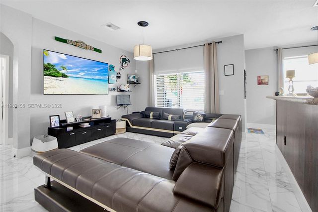 3455 NE 1st St, Homestead, FL 33033