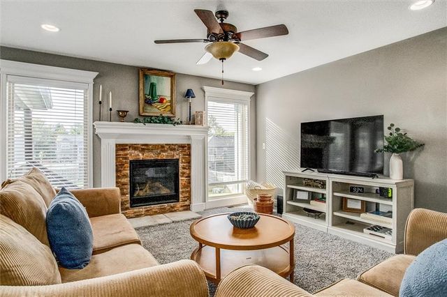 213 NE Hannah Court, Grain Valley, MO 64029