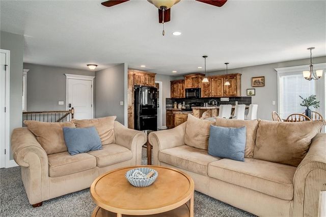 213 NE Hannah Court, Grain Valley, MO 64029