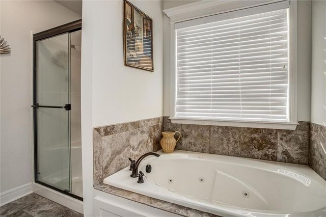 213 NE Hannah Court, Grain Valley, MO 64029