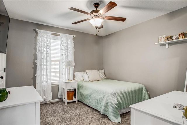 213 NE Hannah Court, Grain Valley, MO 64029
