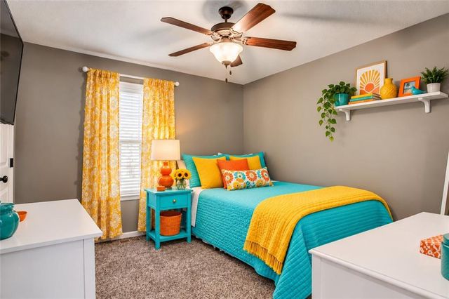 213 NE Hannah Court, Grain Valley, MO 64029