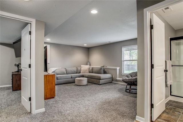 213 NE Hannah Court, Grain Valley, MO 64029