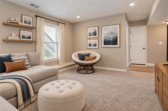 213 NE Hannah Court, Grain Valley, MO 64029