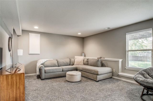 213 NE Hannah Court, Grain Valley, MO 64029