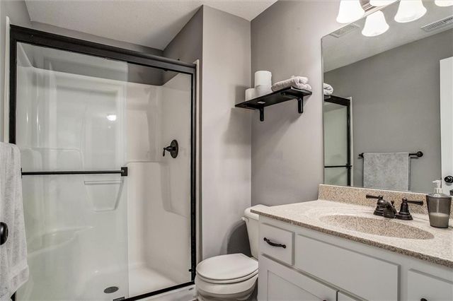 213 NE Hannah Court, Grain Valley, MO 64029