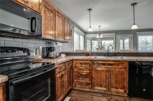 213 NE Hannah Court, Grain Valley, MO 64029