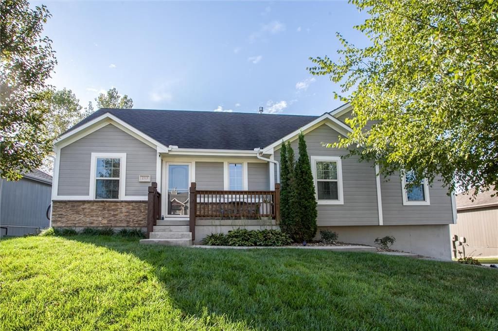 213 NE Hannah Court, Grain Valley, MO 64029
