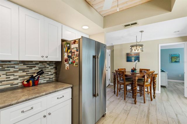 402 CIRCLEWOOD DRIVE H2-4, Venice, FL 34293