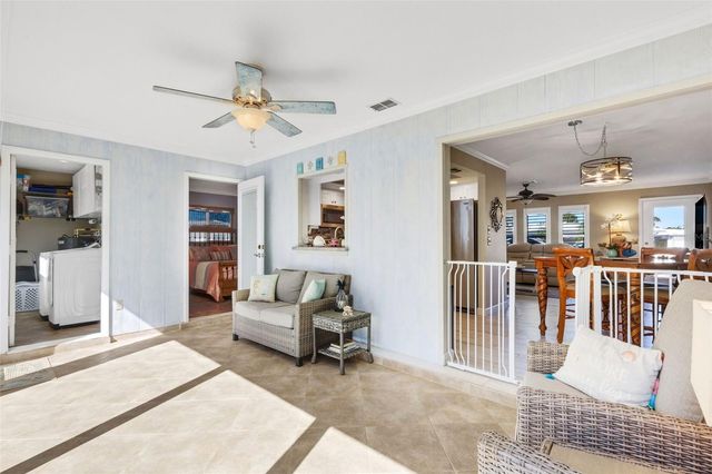 402 CIRCLEWOOD DRIVE H2-4, Venice, FL 34293