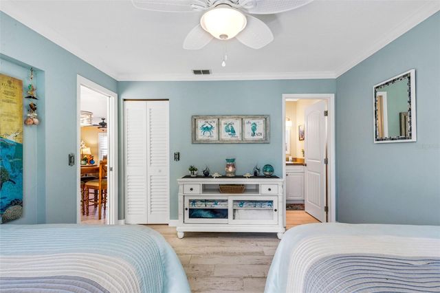 402 CIRCLEWOOD DRIVE H2-4, Venice, FL 34293