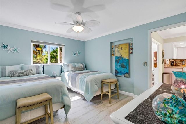 402 CIRCLEWOOD DRIVE H2-4, Venice, FL 34293