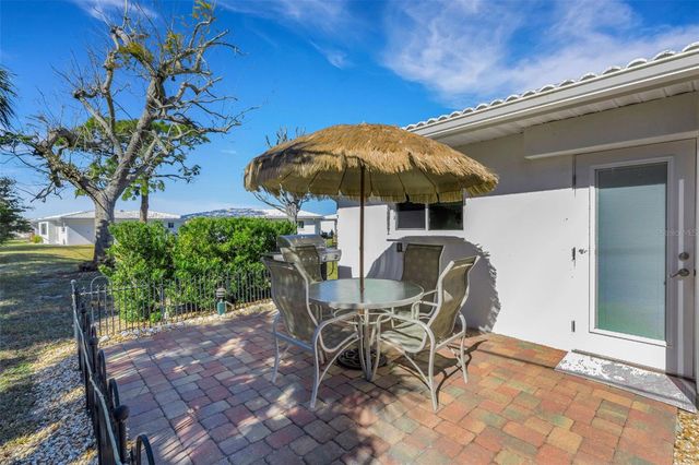 402 CIRCLEWOOD DRIVE H2-4, Venice, FL 34293