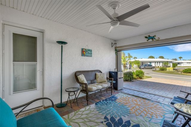 402 CIRCLEWOOD DRIVE H2-4, Venice, FL 34293