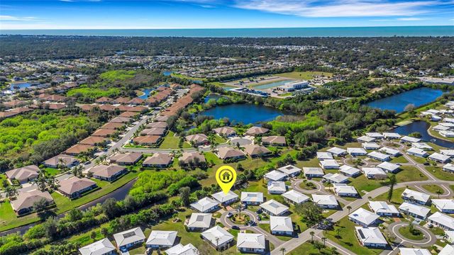 402 CIRCLEWOOD DRIVE H2-4, Venice, FL 34293