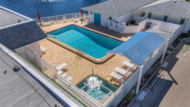 402 CIRCLEWOOD DRIVE H2-4, Venice, FL 34293