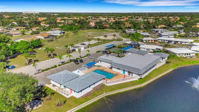 402 CIRCLEWOOD DRIVE H2-4, Venice, FL 34293