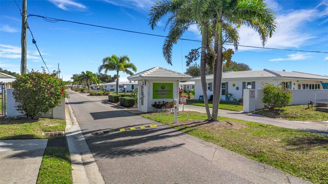 402 CIRCLEWOOD DRIVE H2-4, Venice, FL 34293
