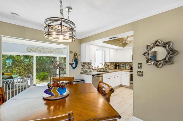 402 CIRCLEWOOD DRIVE H2-4, Venice, FL 34293