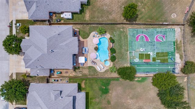 604 Bentley Court, Roanoke, TX 76262