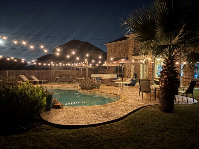 604 Bentley Court, Roanoke, TX 76262