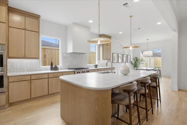 5043 Linnet Lane, Dallas, TX 75209