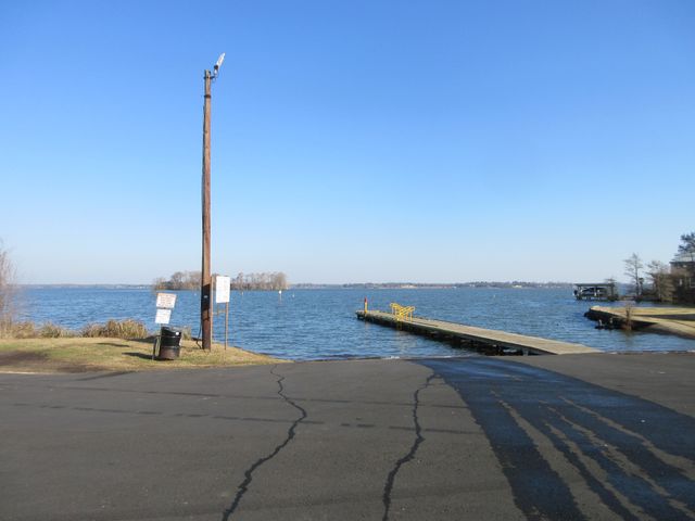 6259 S Lakeshore Drive, Shreveport, LA 71119